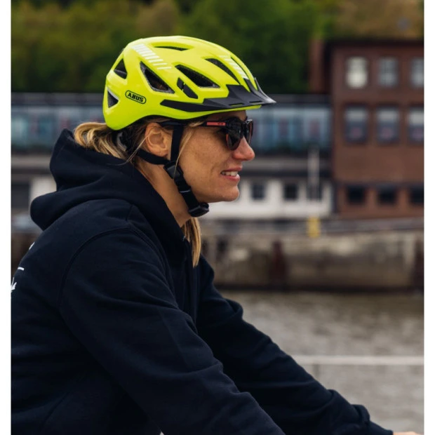 Casque Abus Urban-I 3.0 - Signal Jaune 7 Casque Abus Urban-I 3.0 - Signal Jaune – Image 5